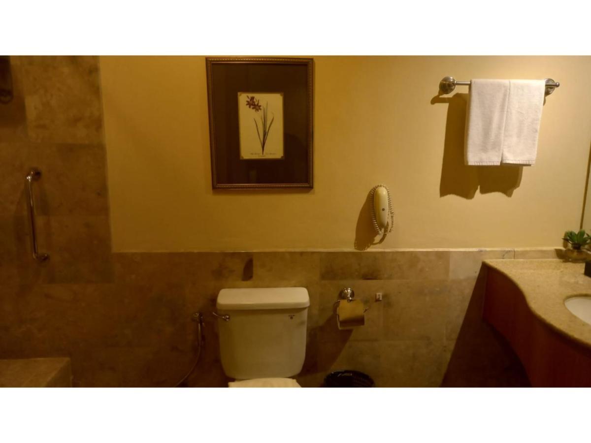 Capital O 914 Makati Palace Hotel Makati City Dış mekan fotoğraf
